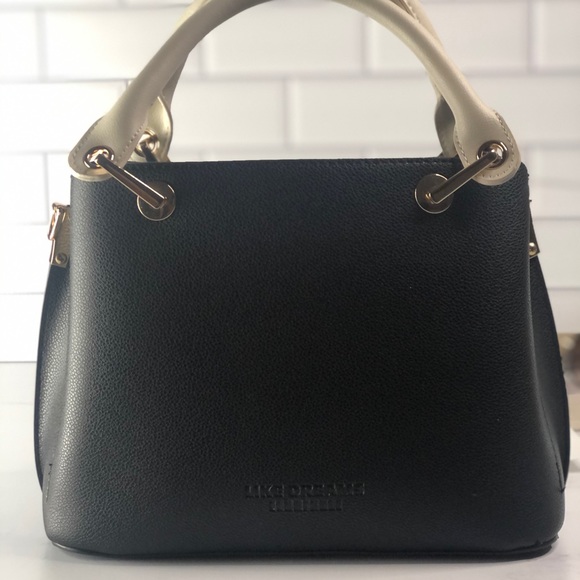 Medium Black Purse, Oscar De La Renta Shades, Belt - Picture 4 of 7